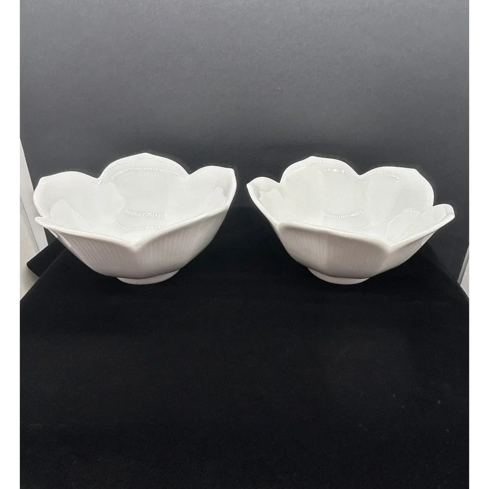 Pier 1 White Porcelain Lotus Flower Petal Ribbed Bowls Set of 2 Minimalist 5.5in